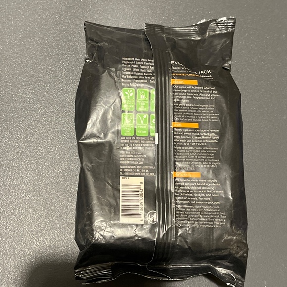 Every Man Jack Activated Charcoal Oil Defense Facial Wipes for Men, 30-ct - Picture 4 of 6